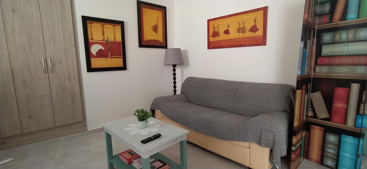 Kalamitsi 2 Floor Apartment