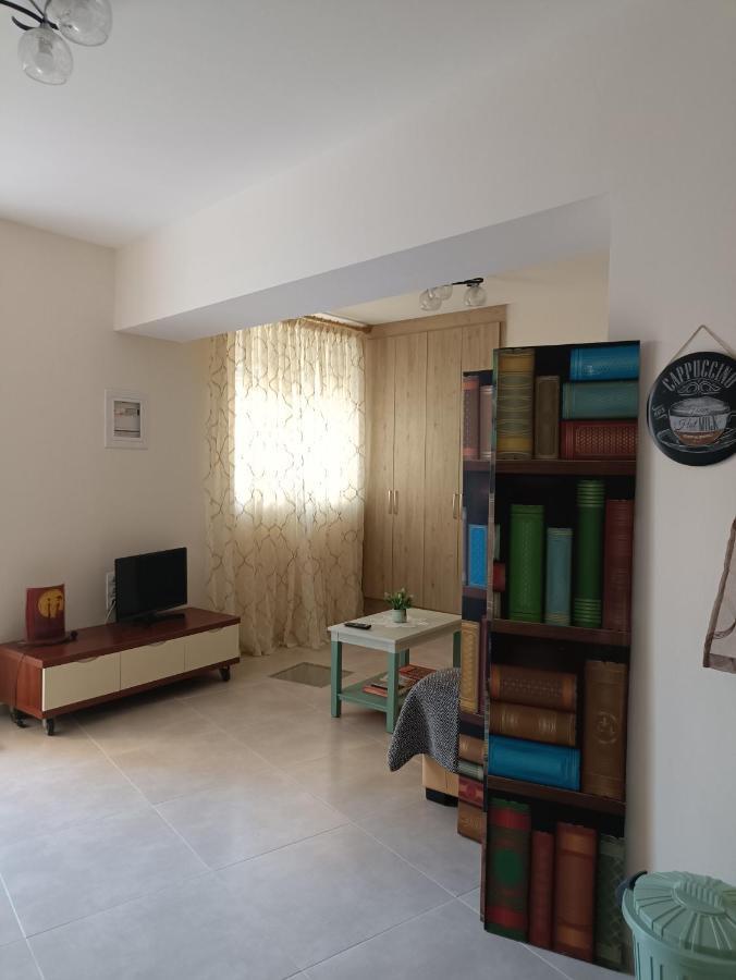 Kalamitsi 2 Floor Apartment